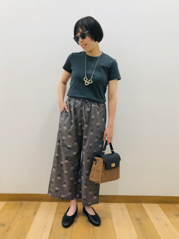 バーゲンで ユニクロ リラコ Lサイズ クロップド丈 UNIQLO リラコ ワイドクロップド丈 Lサイズ