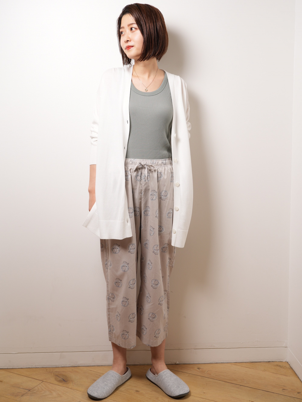 UNIQLO UVカットスリットロングカーディガ ン（長袖） 梅雨に使える！UNIQLO「UVカットスリットロングカーディガン