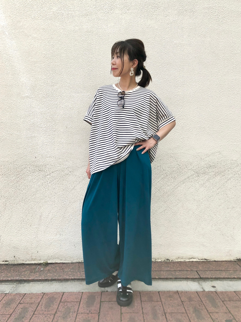 コットンオーバーサイズボーダーt 半袖 ギャザーワイドパンツ 丈標準59 61cm の着用コーディネート ユニクロ