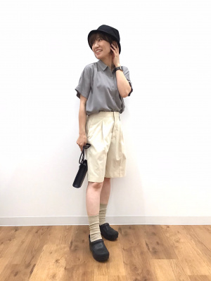 ユニクロ公式 | 感動タックイージーショートパンツ（丈22cm
