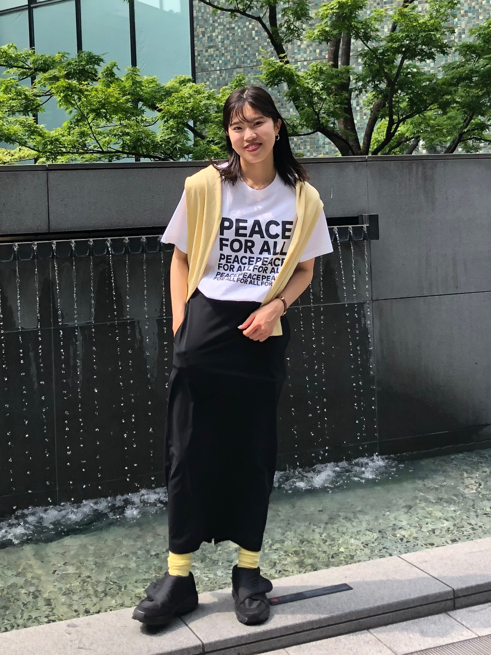 PEACE FOR ALL グラフィックTシャツ（半袖・レギュラーフィット）佐藤