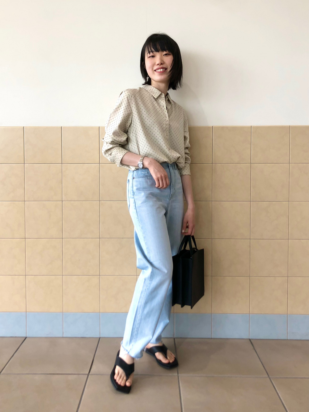 ライトｖネックカーディガン 長袖 ディズニー メモリーズ Ut グラフィックtシャツ 半袖 レギュラーフィット の着用コーディネート ユニクロ