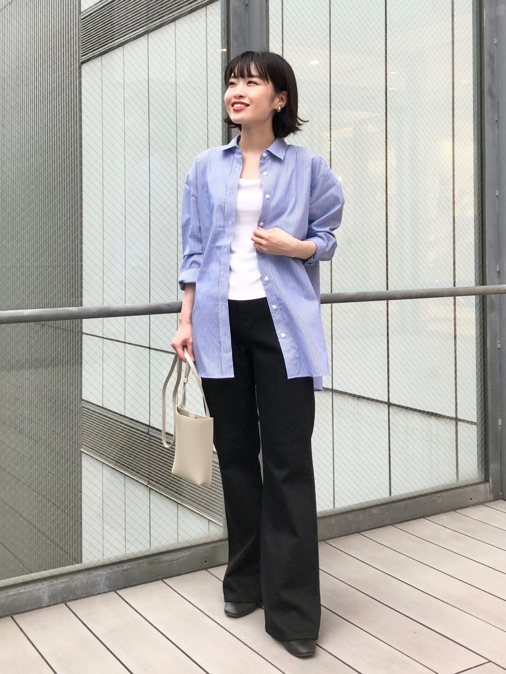 コットンストライプシャツ 長袖 スリムフレアジーンズ 丈標準73cm の着用コーディネート ユニクロ