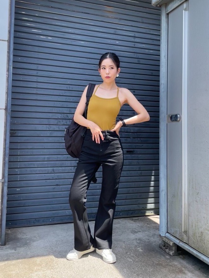 スリムフレアジーンズ 丈標準73cm の着用コーディネート ユニクロ