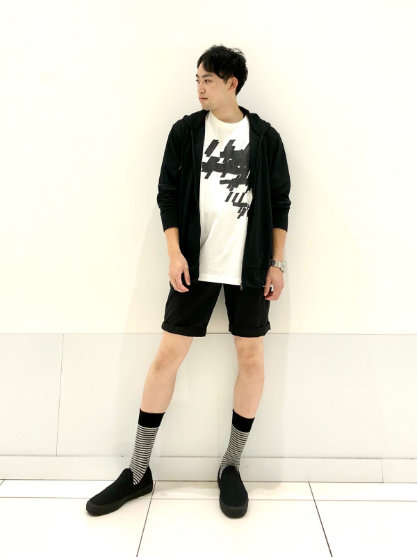 男裝卡其短褲(標準‧褲長24~27.5cm) 的StyleHint 網友穿搭靈感| UNIQLO 