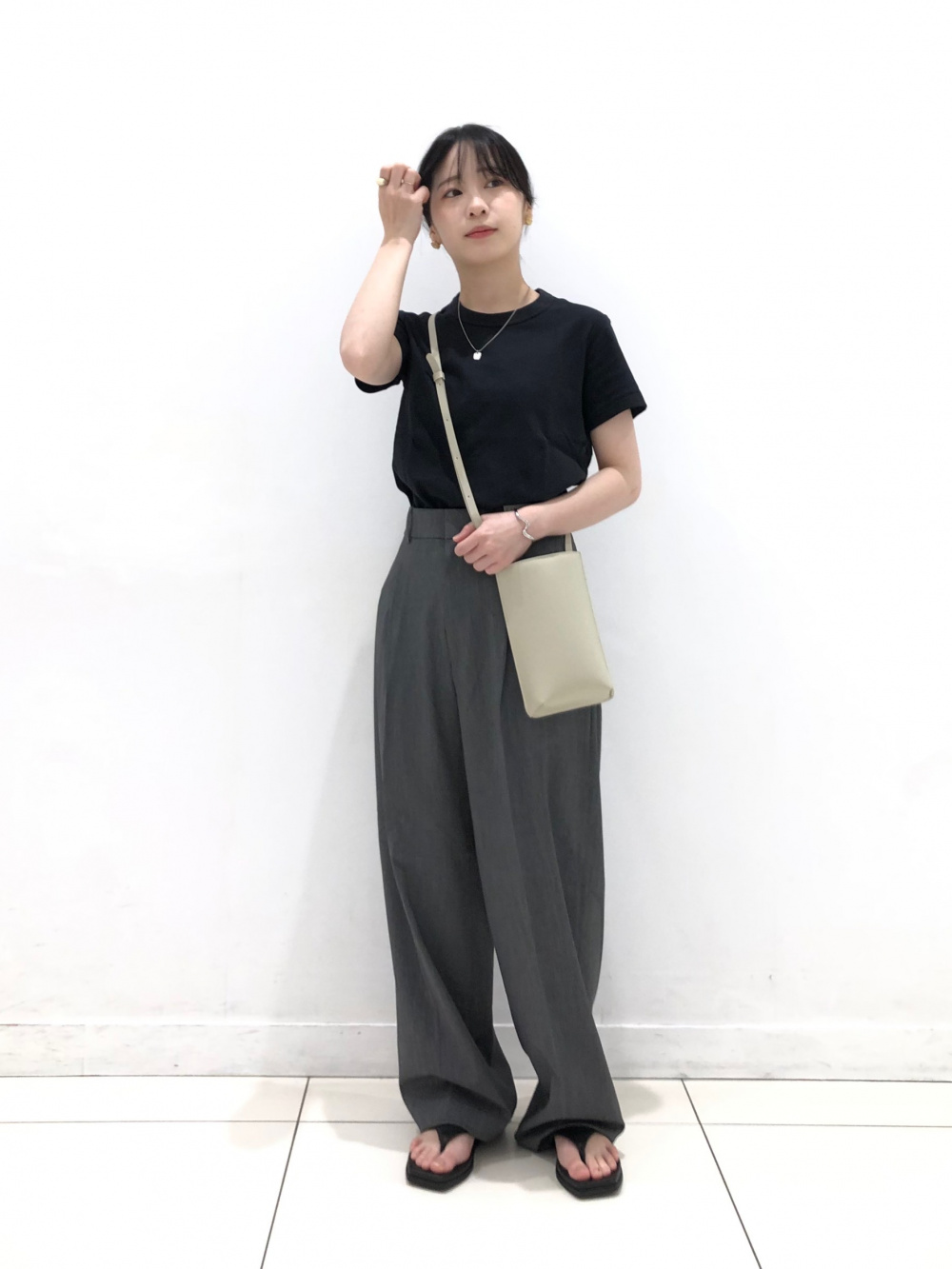 「20th UTアーカイブ UT グラフィックTシャツ アンディ・ウォーホル（半袖・レギュラーフィット）、タックワイドパンツ（丈標準68 ...