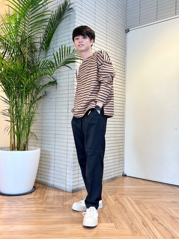 定番スタイル ユニクロ タックテーパードパンツ 69 NAVY MEN S