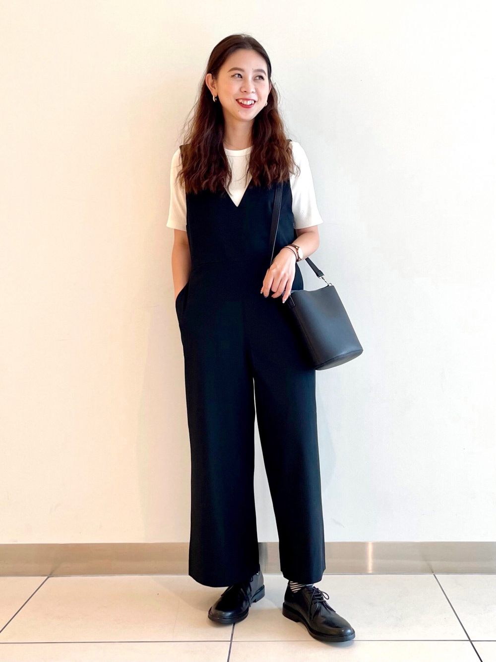 Vネックサロペット リブクルーネックt 5分袖 の着用コーディネート ユニクロ