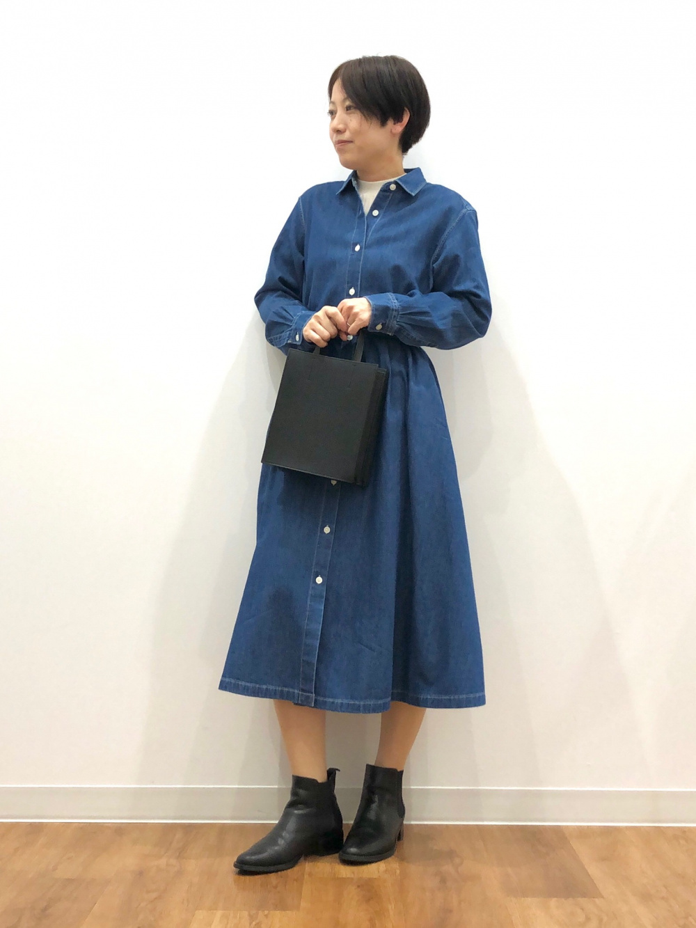 デニムaラインシャツワンピース 長袖 標準丈 111 121cm エクストラファインメリノリブモックネックセーター 5分袖 の着用コーディネート ユニクロ