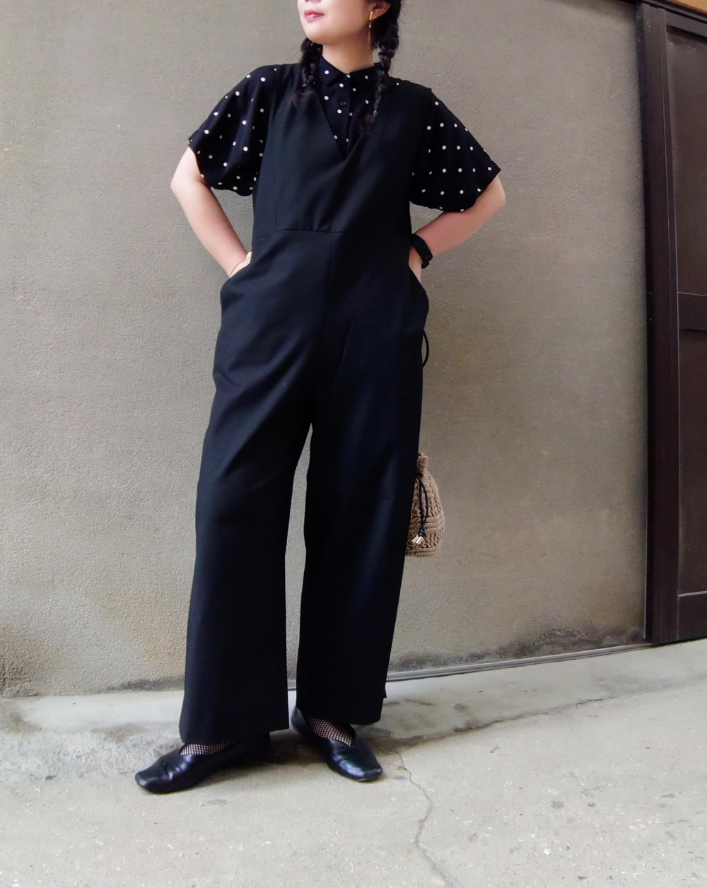 Vネックサロペット エアリズムプリントポロシャツ 半袖 の着用コーディネート ユニクロ