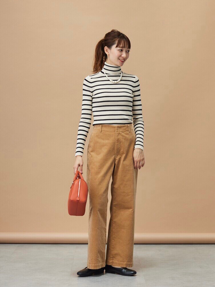 UNIQLO コーデュロイワイドパンツ - パンツ