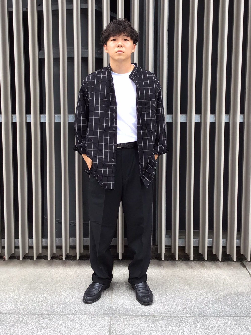 フランネルオーバーサイズスタンドカラーチェックシャツ 長袖 タックテーパードパンツ ワイドフィット 丈標準71 77cm の着用コーディネート ユニクロ