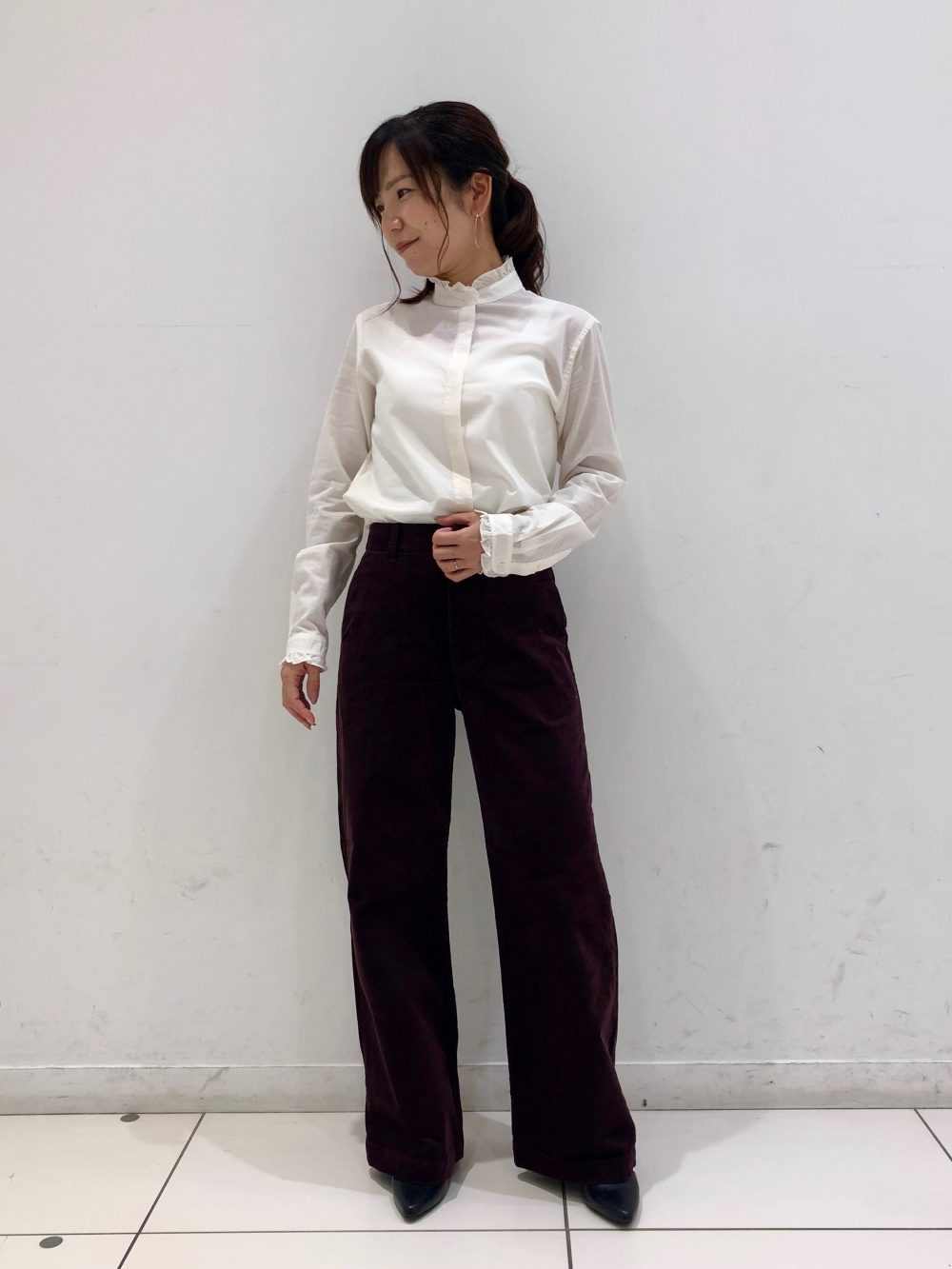 コーデュロイワイドパンツ（丈標準69～71cm）」の着用