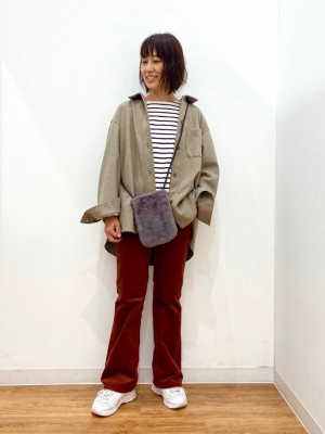 BURBERRY LONDON ストレッチ コーデュロイ フレアパンツ BURBERRY LONDON ストレッチ コーデュロイ フレアパンツ