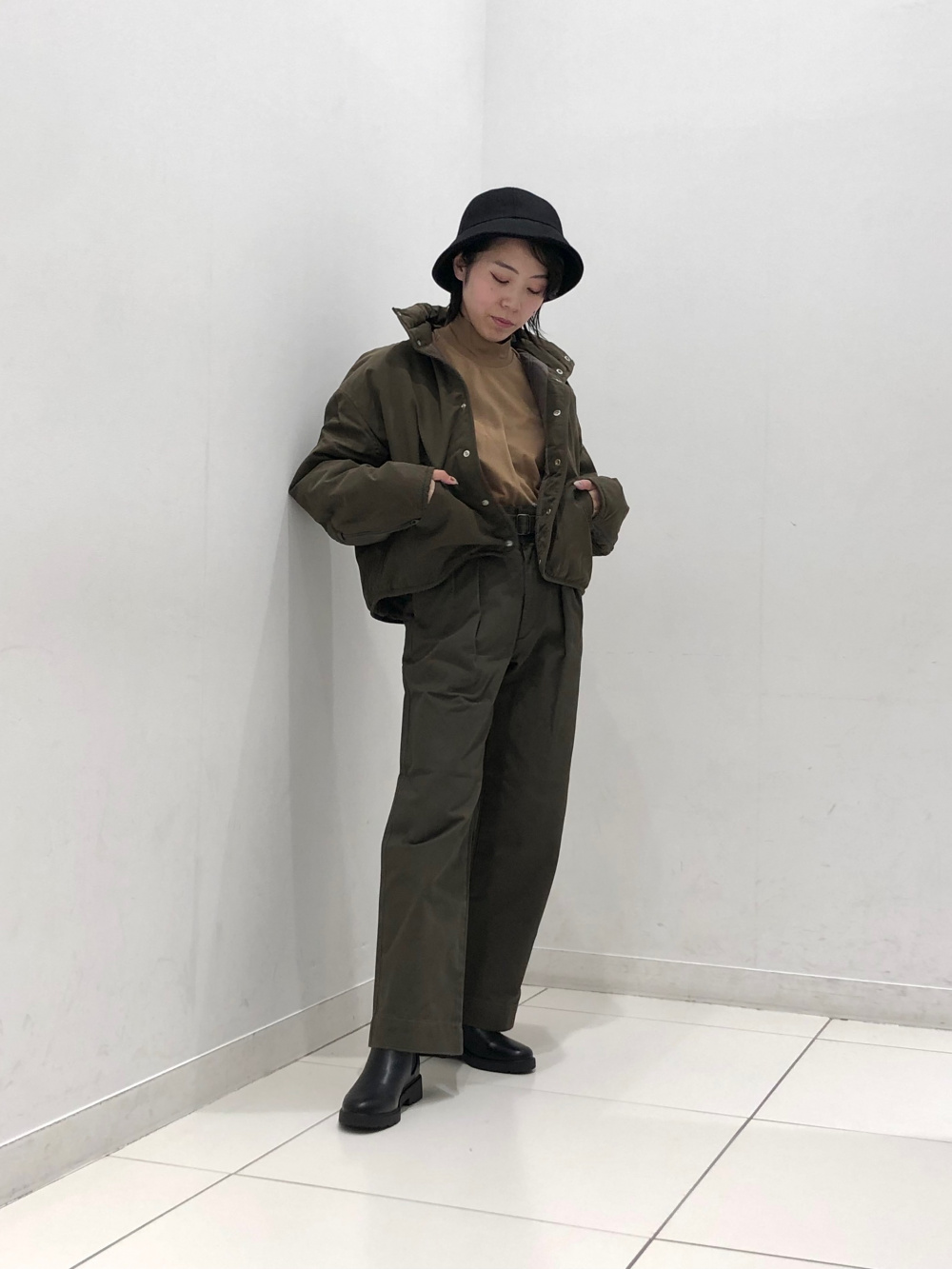 ベルテッドタックワイドパンツ」の着用コーディネート| ユニクロ公式