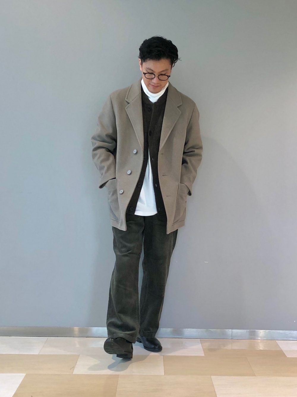 コーデュロイワイドフィットワークパンツ」の着用コーディネート 