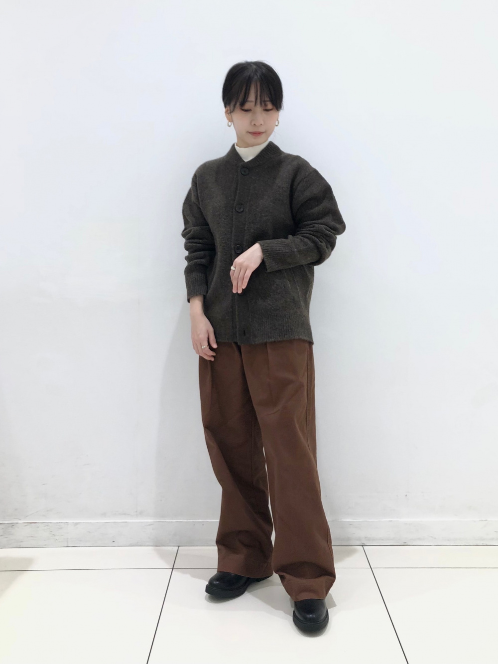 ベルテッドタックワイドパンツ」の着用コーディネート| ユニクロ公式