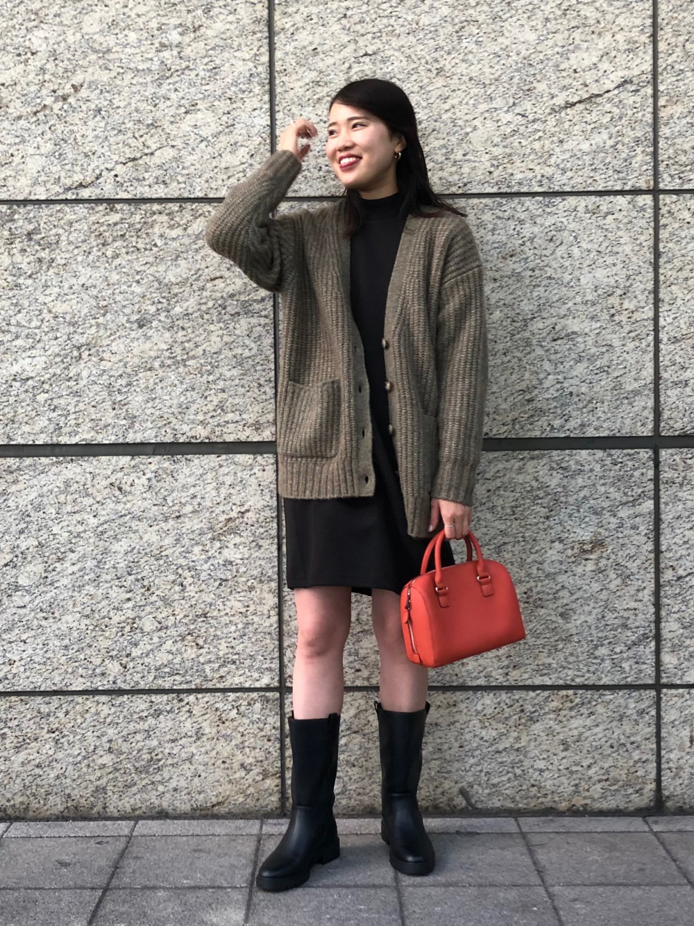 ドライスウェットコクーンワンピース 長袖 の着用コーディネート ユニクロ