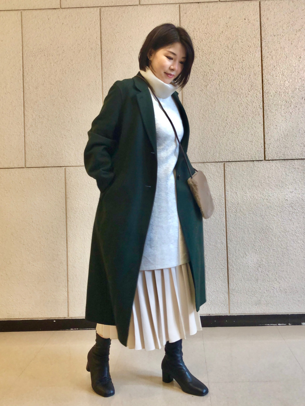 ドライカノコ襟ラインポロシャツ（半袖）、アシンメトリープリーツ
