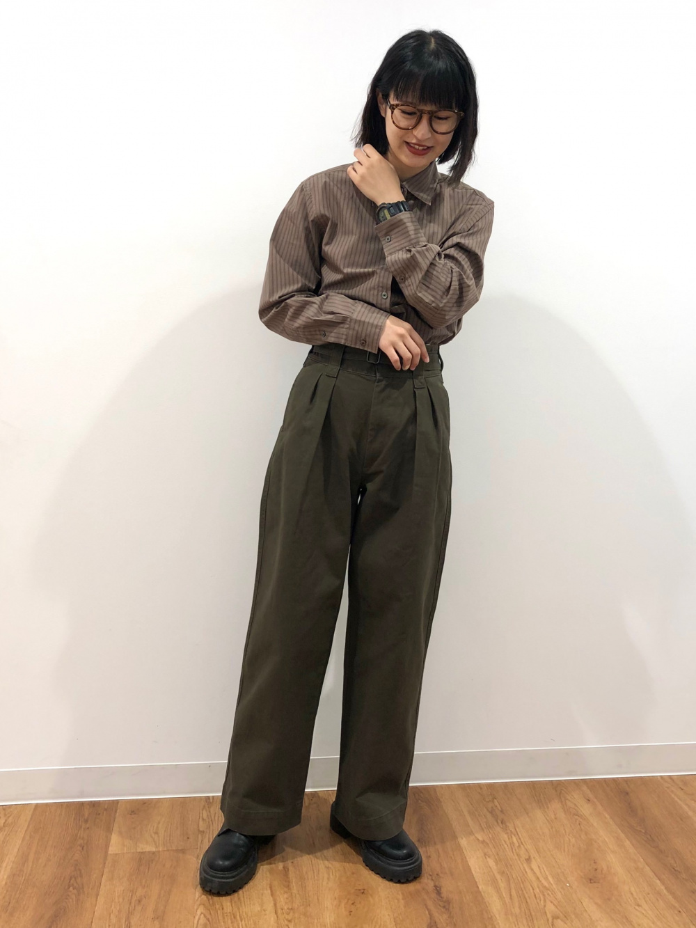 レオパードフラワーブラック ベルテッドタックパンツ | thequarters.co.uk