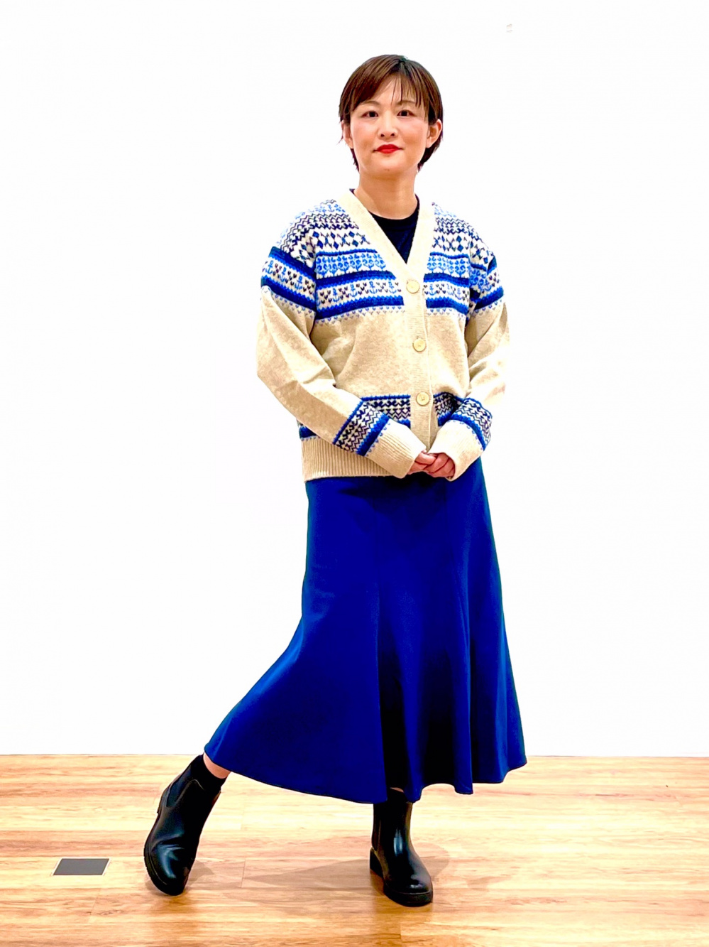 スフレヤーンフェアアイルカーディガン（長袖）、シューカットジーンズ