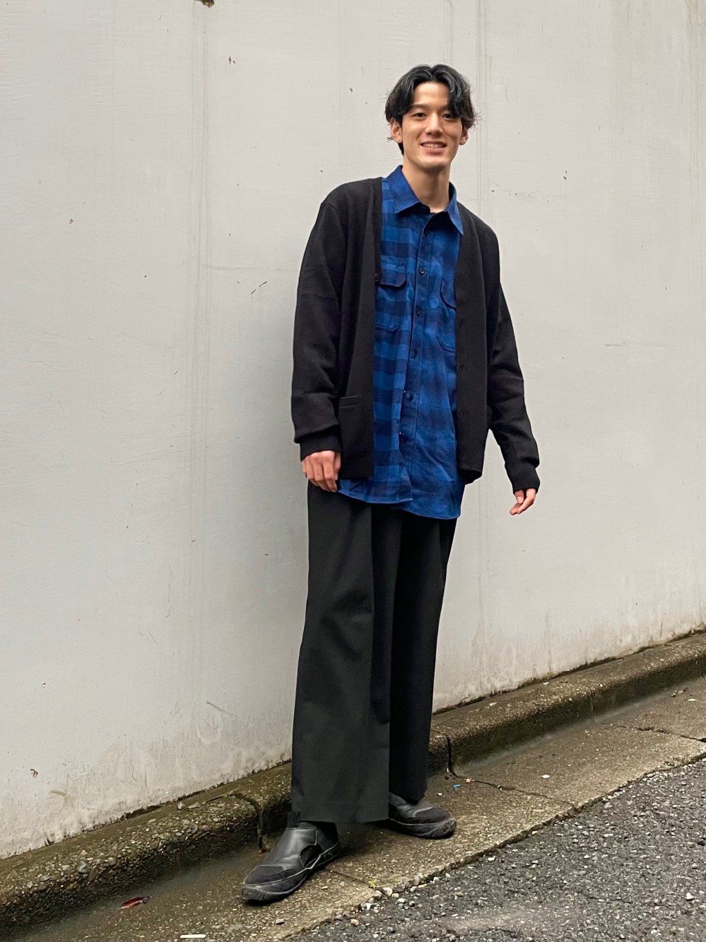 ヒートテックウォームパデッドベスト ローゲージvネックカーディガン 長袖 の着用コーディネート ユニクロ