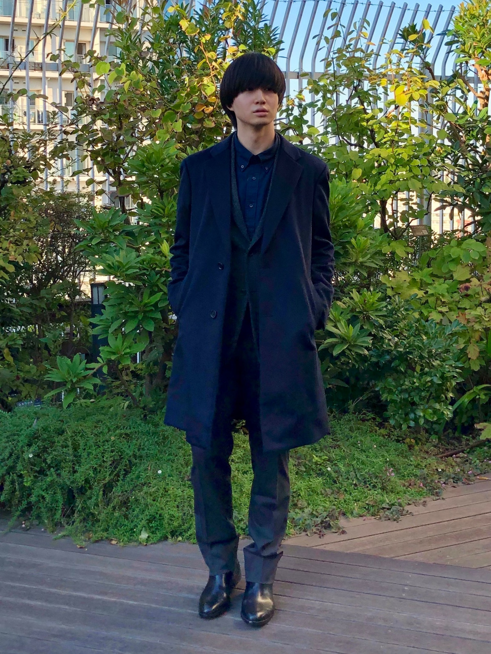 ユニクロ ウールカシミヤチェスターコート 黒か紺