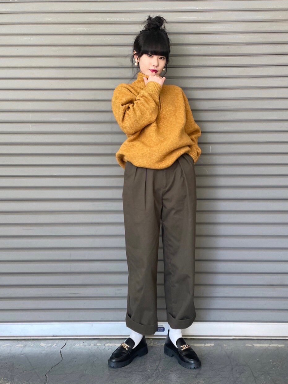 ベルテッドタックワイドパンツ ベルテッドタックワイドパンツ」の着用コーディネート| ユニクロ公式
