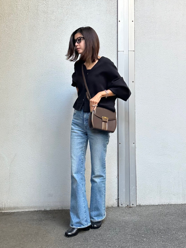 ミラノリブVネックカーディガン（長袖）（レディース）の着用