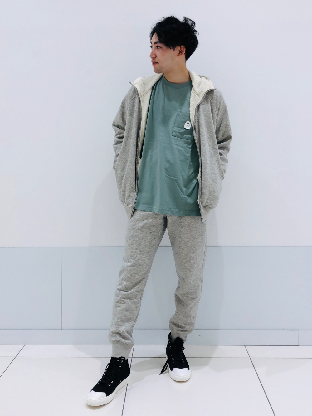 ヒートテックコットンクルーネックT（極暖・9分袖）2021年モデル、ヒートテックボアスウェットパンツ（丈標準70～76cm）」の着用コーディネート|  ユニクロ公式