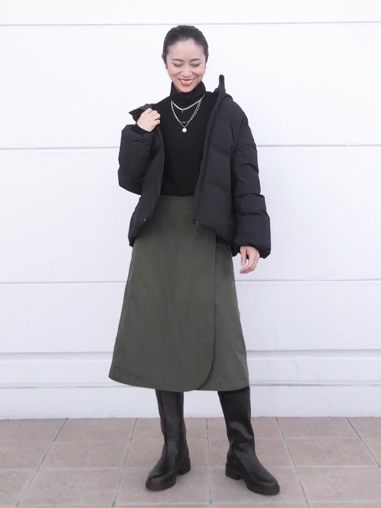 ストレッチシームレスダウンショートコート、ヒートテックレギンス/10