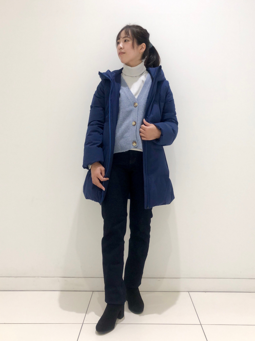 ストレッチシームレスダウンショートコート、ヒートテックレギンス/10