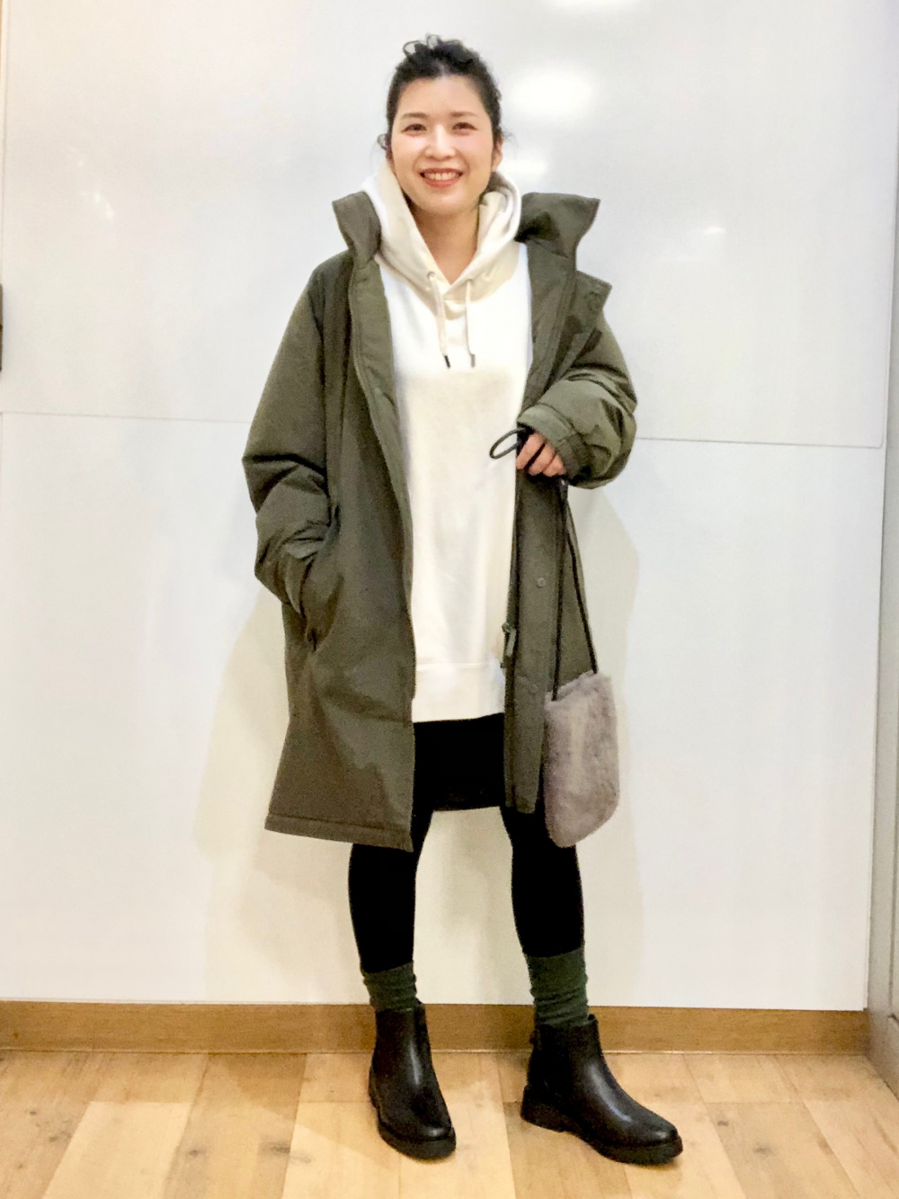 UNIQLO×Theory ブロックテック+ウルトラロングダウンベスト XL ユニクロ×セオリー」大ヒット「ダウンベスト」の着回し力を検証！ | VERY