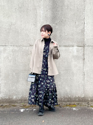 すみれ　UNIQLO ジャージースーツ上下（ブラック）とホワイトシャツ3点 ブラッシュドジャージーシャツジャケット セットアップ可能