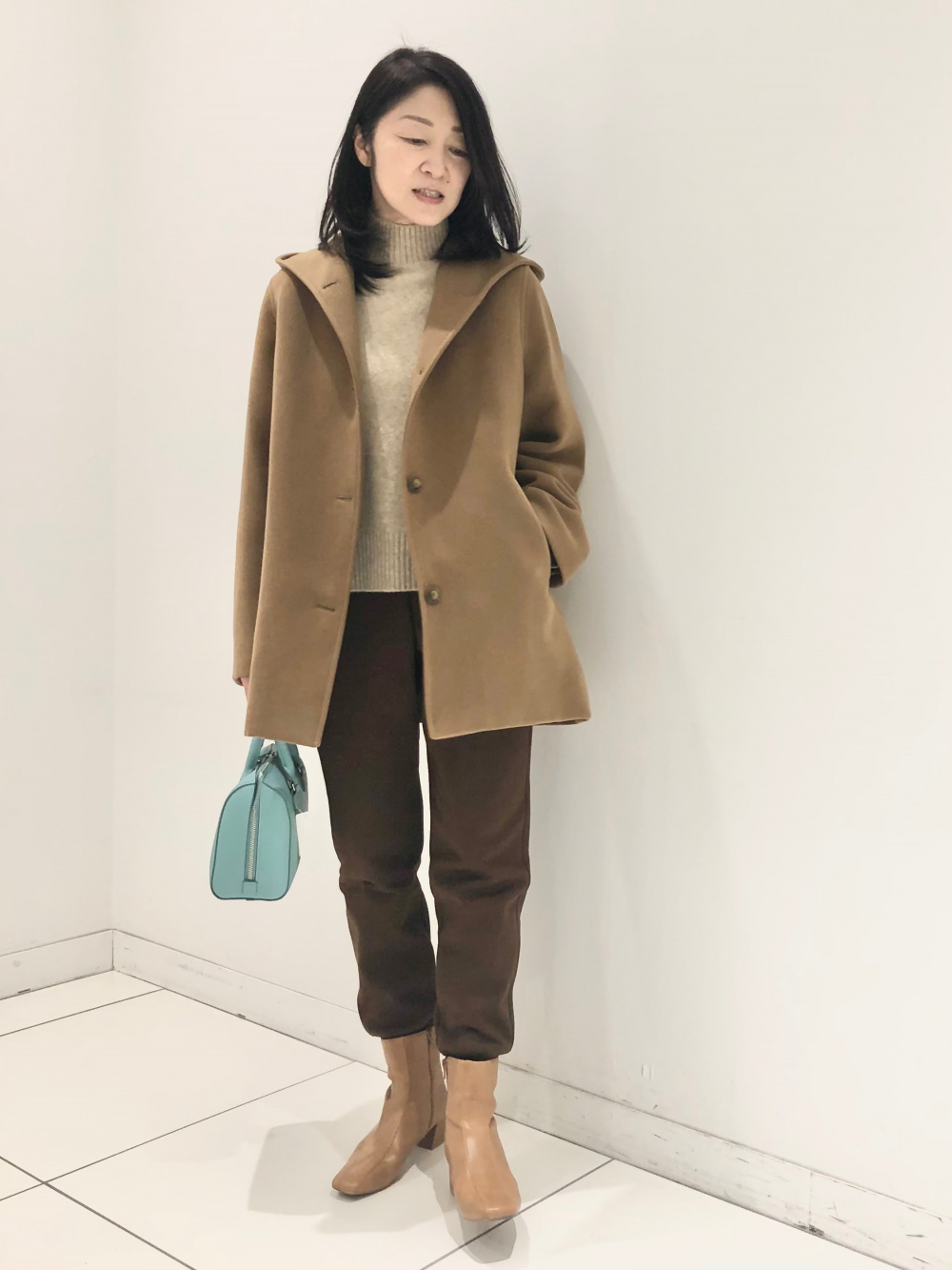 ストレッチシームレスダウンショートコート、ヒートテックレギンス/10