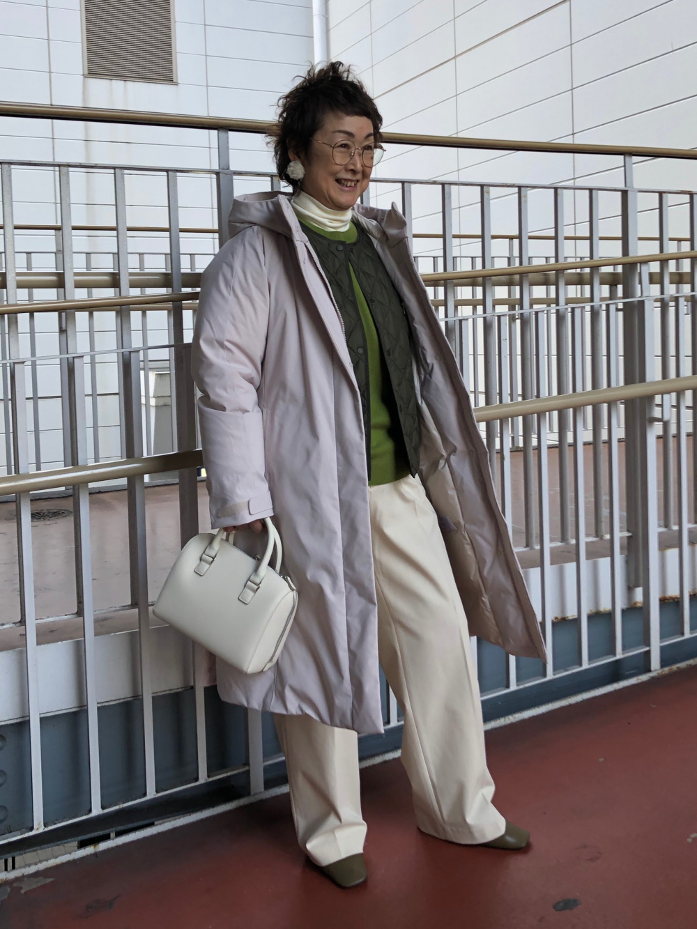 ユニクロ最強ダウン　ハイブリッドダウンウルトラウォームロングコート　着画アリ ユニクロ最強ダウン ハイブリッドダウンウルトラウォームロング