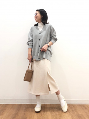 UNIQLO - 新品　ミラノリブVネックカーディガン　白　Sサイズ UNIQLO(ユニクロ)の「ミラノリブショートVネックカーディガン