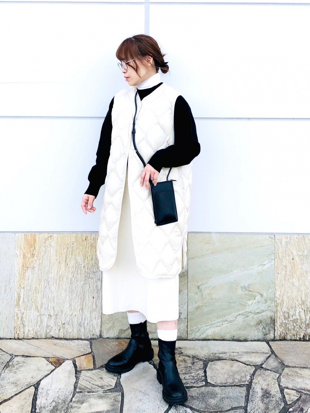 ウルトラライトダウンロングベスト ディズニー ミッキー フレンズ スウェットシャツ 長袖 の着用コーディネート ユニクロ