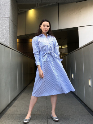 ユニクロ Aラインシャツワンピース S 光らせる 