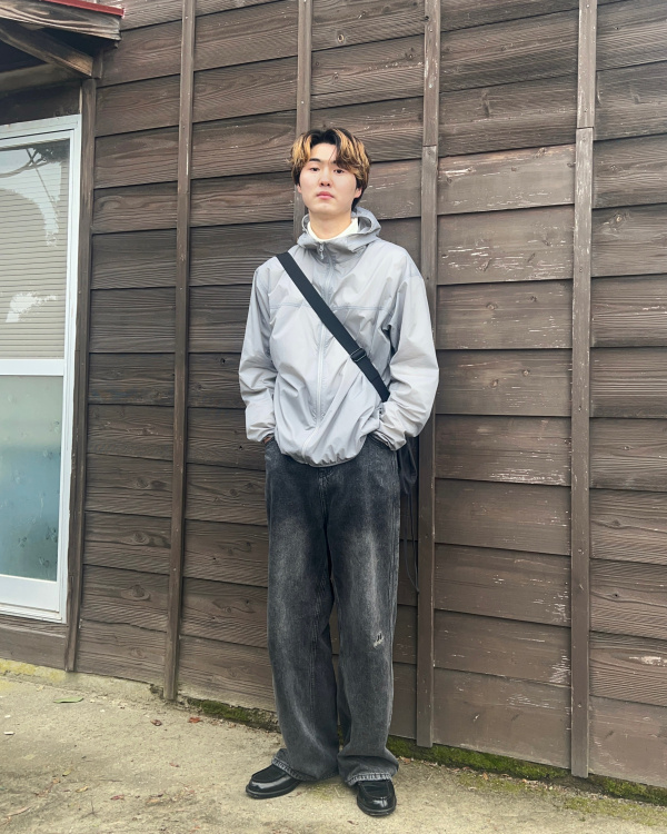 UNIQLO ポケッタブルパーカー UNIQLO ポケッタブルUVカットパーカ(タイダイ)Mサイズ⭐︎ライトグレー ⑩