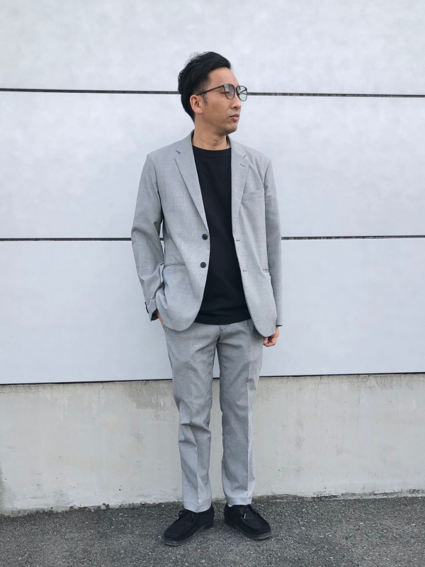 ユニクロ 感動ジャケット グレー グレンチェック セットアップ　スリムフィット クルーネックTシャツ、感動ジャケット/グレンチェックのコーディネート