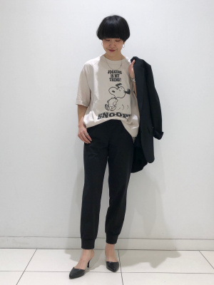 新品同様 ユニクロ 感動ジャケット 感動スリムパンツ セットアップ ブラック M 美品 ユニクロ 感動ジャケット 感動パンツ セットアップ M 76cm