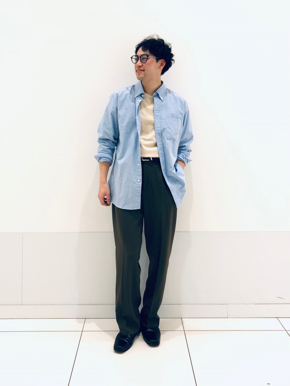オックスフォードシャツ、タックワイドパンツ」の着用コーディネート 