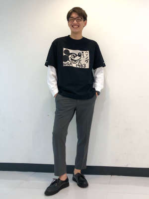  ディズニー　セットアップ　ミッキー　キースヘリング　140cm Tシャツ H&Mキッズから、キース・ヘリングが描いたディズニーのアートが
