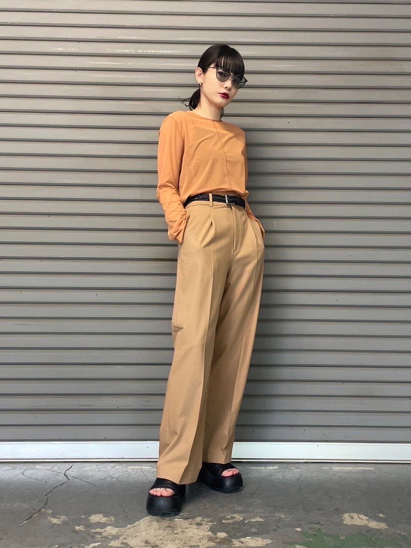 シアークルーネックT（長袖）、タックワイドパンツ（ワンタック・丈