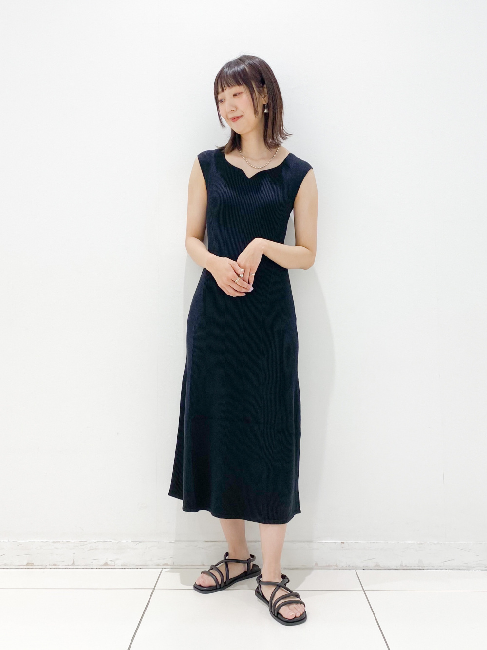 3Dニットワンピース（ノースリーブ）」の着用コーディネート