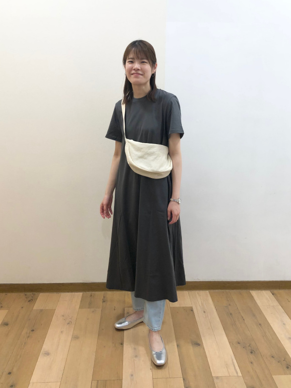 ボーイフレンドテーパードジーンズ（ダメージ・アンクル丈・丈標準66cm