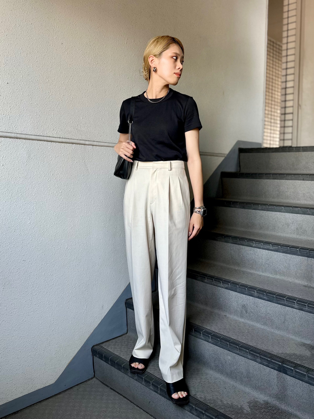 タックワイドパンツ（ツータック・丈長め76cm）」の着用コーディネート