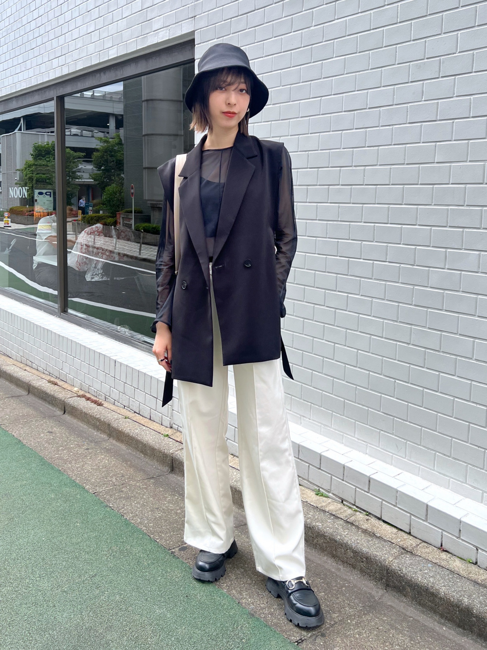 ユニクロ シームレスハーフブラキャミソールMサイズ グレー 14枚セット UNIQLO シームレスハーフブラキャミソール グレー М - メルカリ
