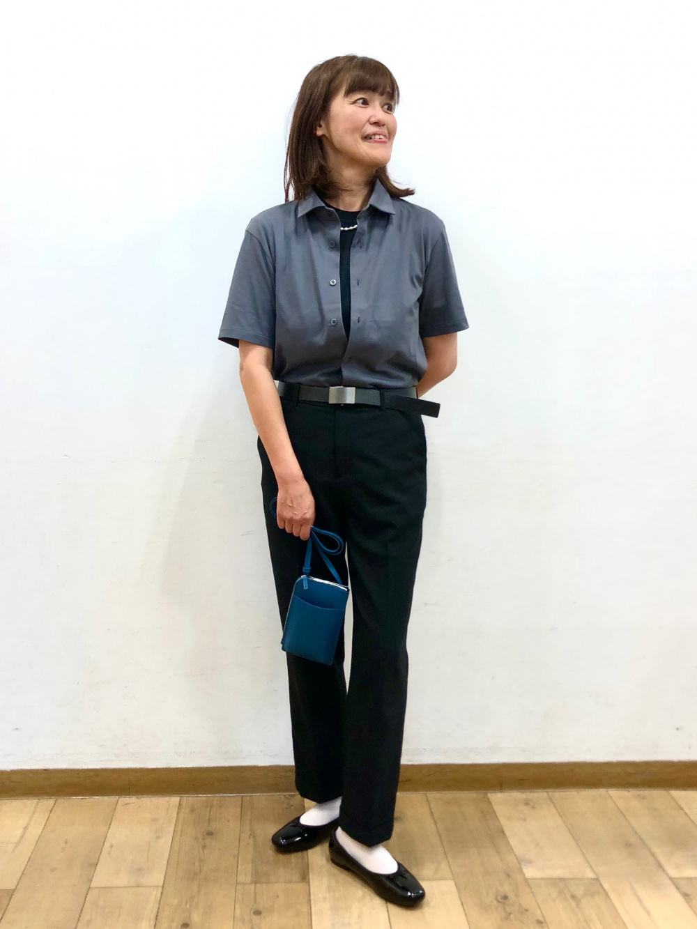 感動パンツ（ストレート・丈長め77cm）セットアップ可能」の着用